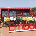 Embol entrega equipos y cerca de 8.000 litros de agua y bebidas hidratantes para luchar contra incendios
